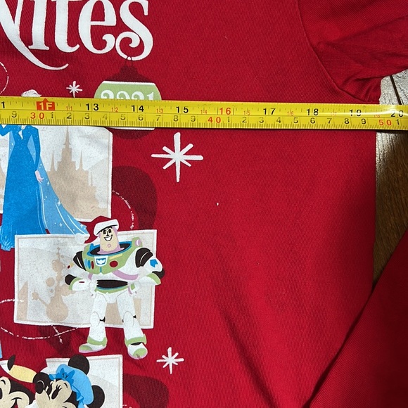 Disney’s Merriest Nights Limited Edition Long Sleeve Tee Size Medium - Picture 5 of 6